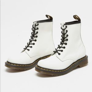 NWT white Dr. Martens 1460 boots 8